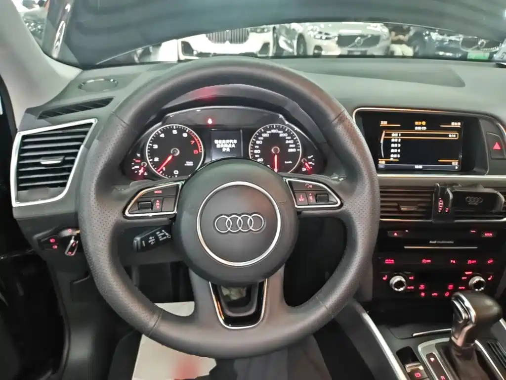 Audi Q5 2017 — фото 11