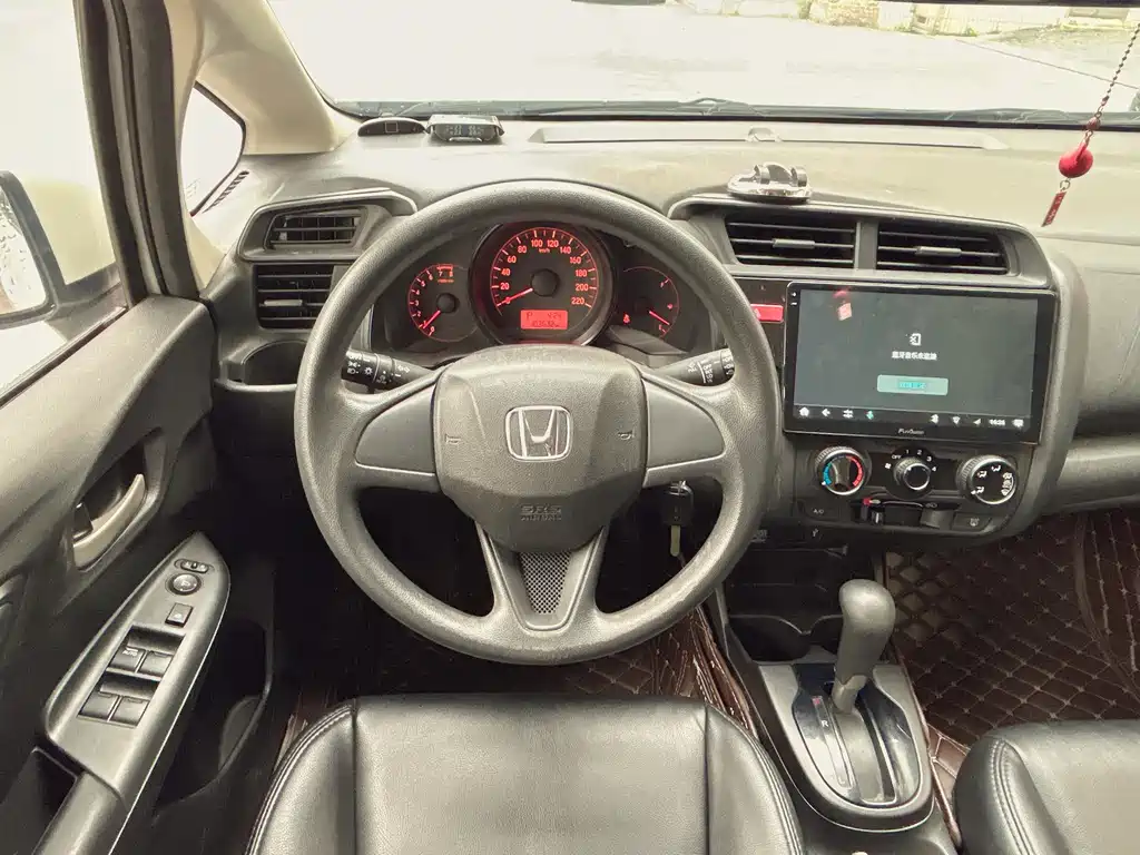 Honda Fit 2016 — фото 11