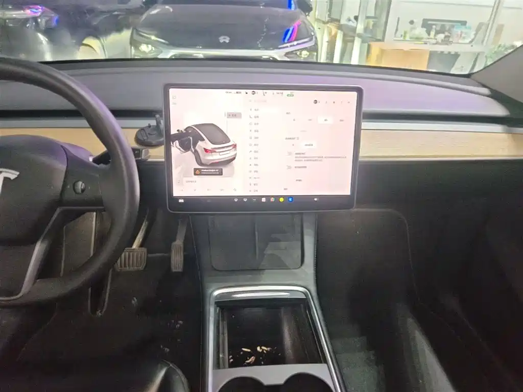 Tesla Model Y 2023 — фото 13