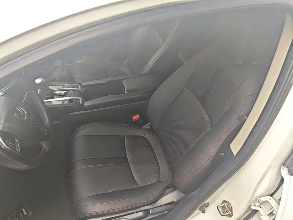 Honda Civic 2018 — фото 15