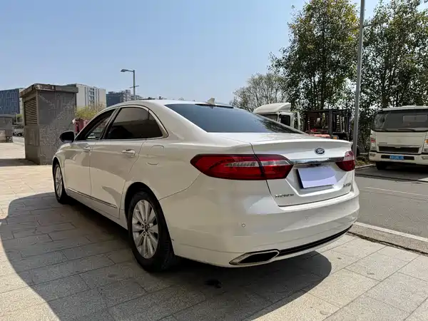 Ford Taurus 2017