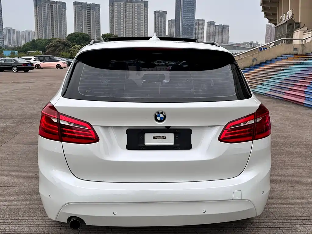 BMW 2 Series Active Tourer 2016 — фото 9