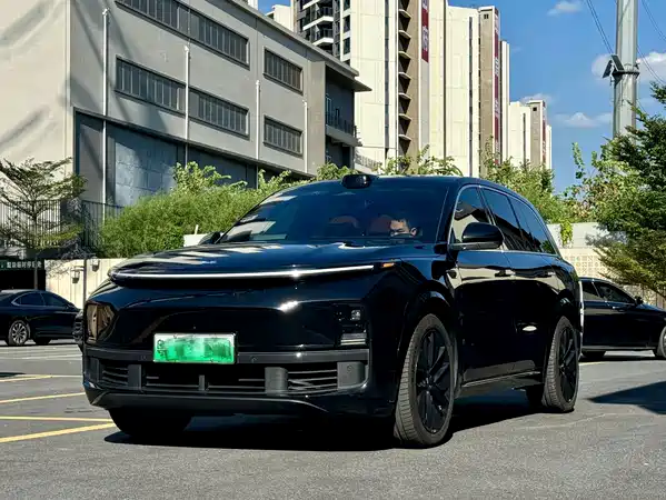 Li Auto L8 2025