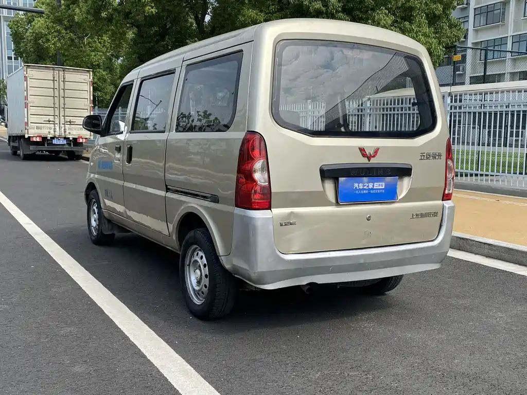 Wuling Rongguang 2015 — фото 13