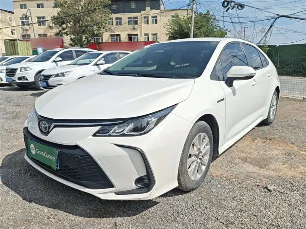 Toyota Corolla 2024 — фото 1