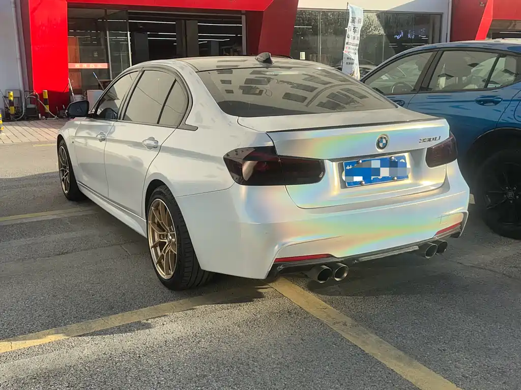 BMW 3 Series 2018 — фото 6