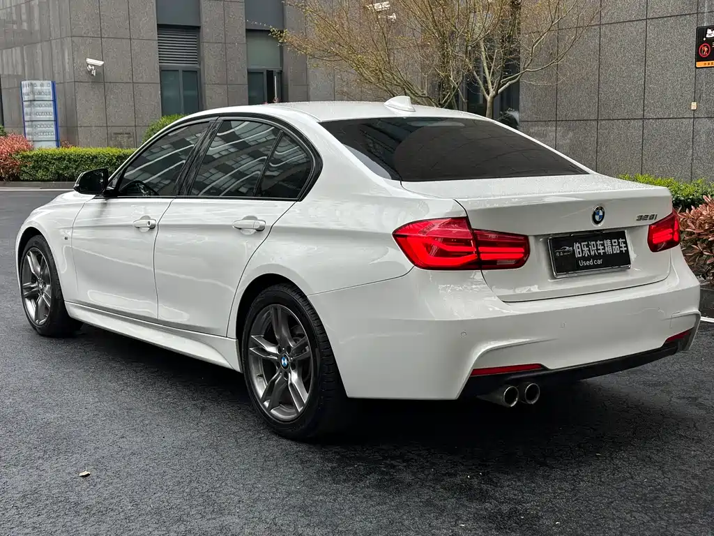 BMW 3 Series 2018 — фото 8