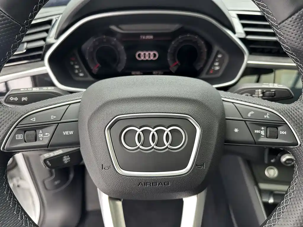 Audi Q3 Sportback 2023 — фото 14