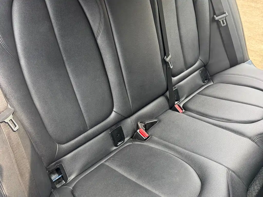 BMW 1 Series 2017 — фото 16