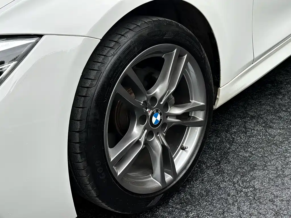 BMW 3 Series 2018 — фото 2