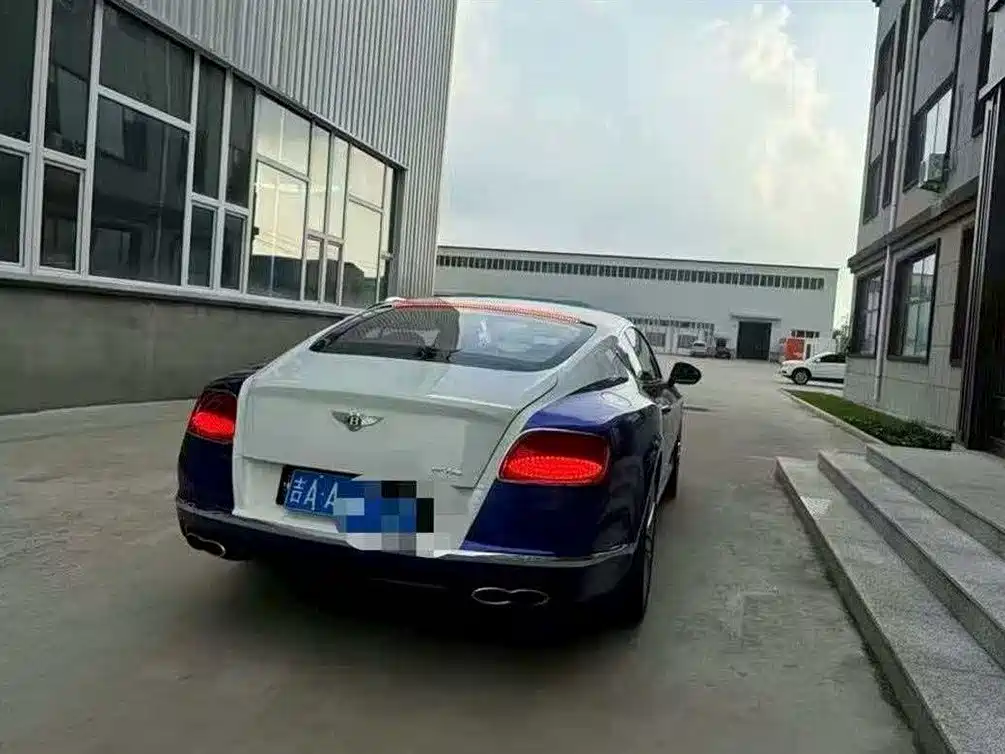 Bentley Continental 2018 — фото 10
