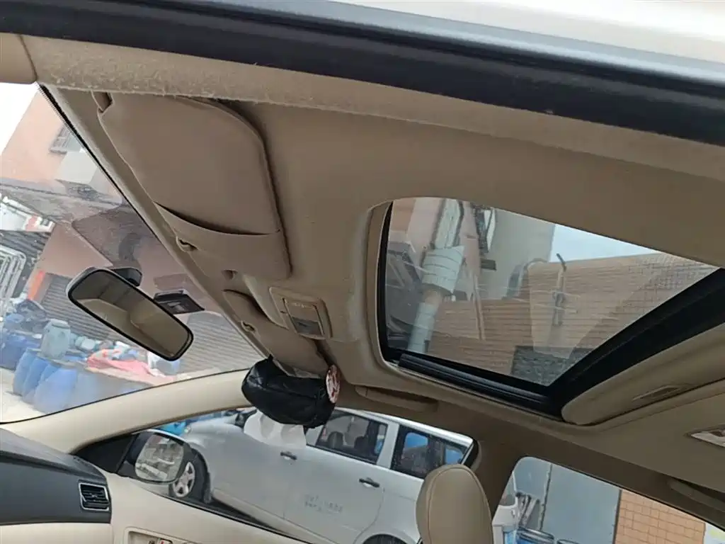 Toyota Corolla 2015 — фото 18