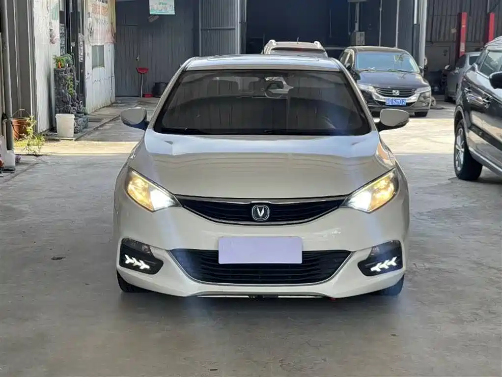 Changan Eado XT 2015
