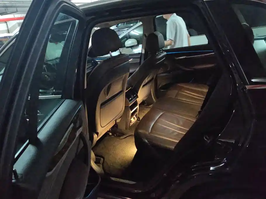 BMW X5 2017 — фото 11