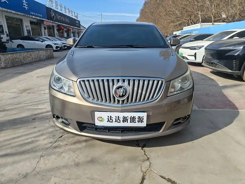 Buick LaCrosse 2011 — фото 2