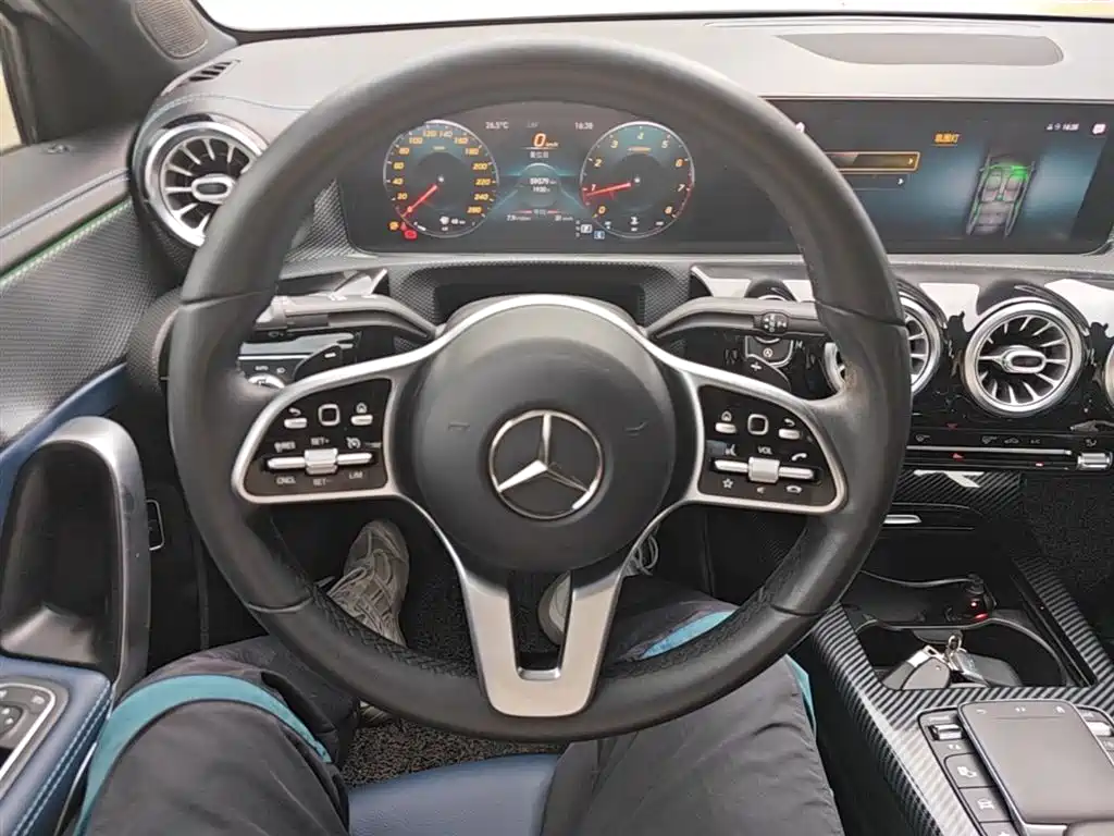 Mercedes-Benz A-Class 2020 — фото 11