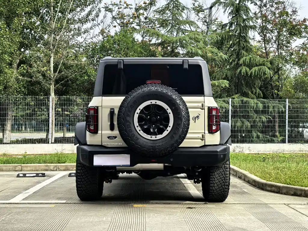Ford Bronco 2024 — фото 18