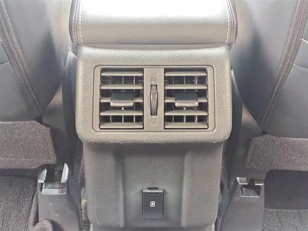 Mitsubishi Outlander 2022 — фото 24