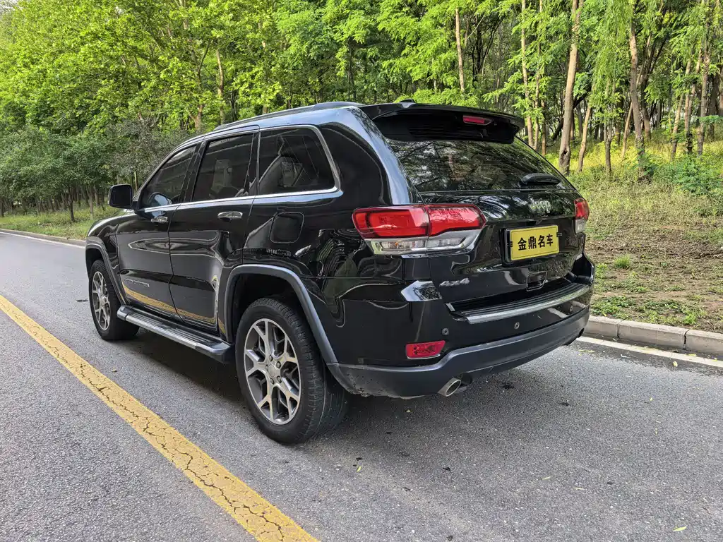 Jeep Grand Cherokee 2022 — фото 6