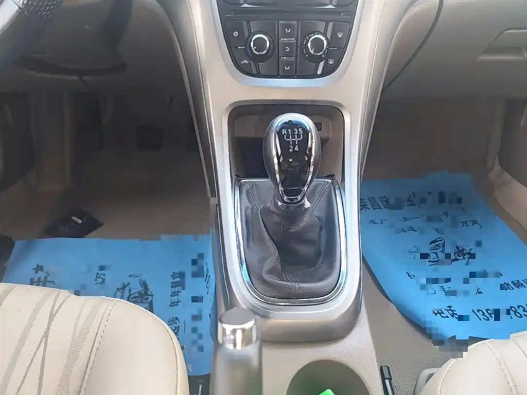 Buick Excelle 2015 — фото 14