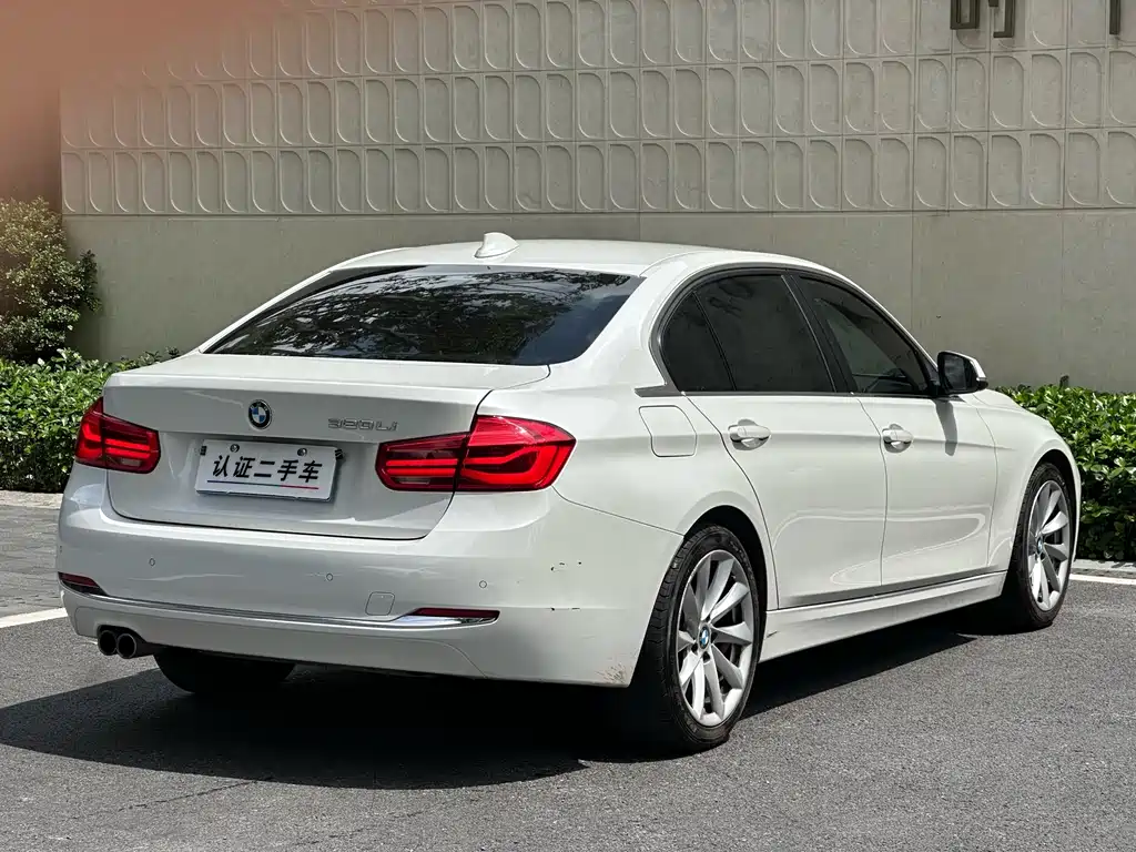 BMW 3 Series 2017 — фото 26