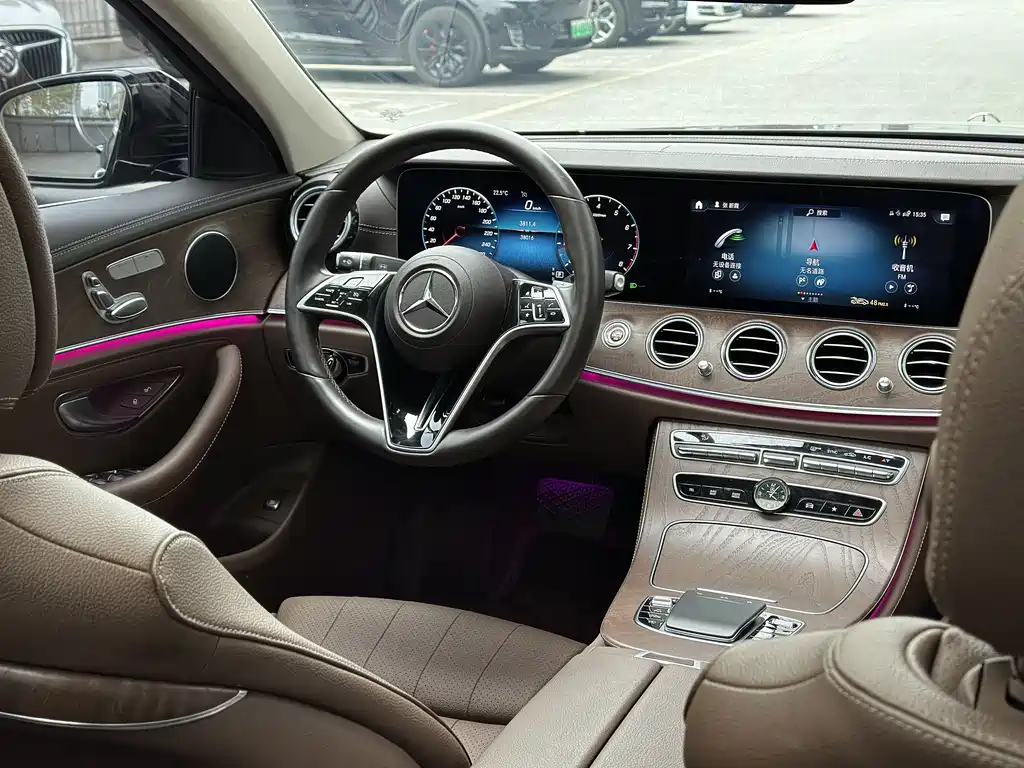 Mercedes-Benz E-Class 2022 — фото 13