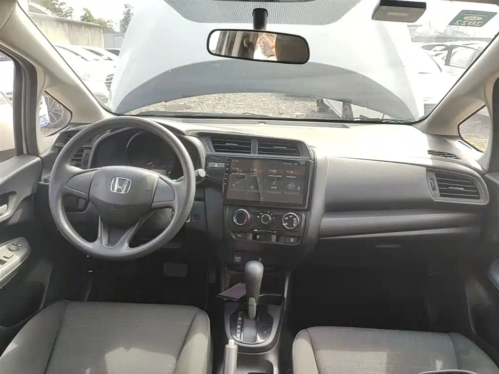 Honda Fit 2018 — фото 10