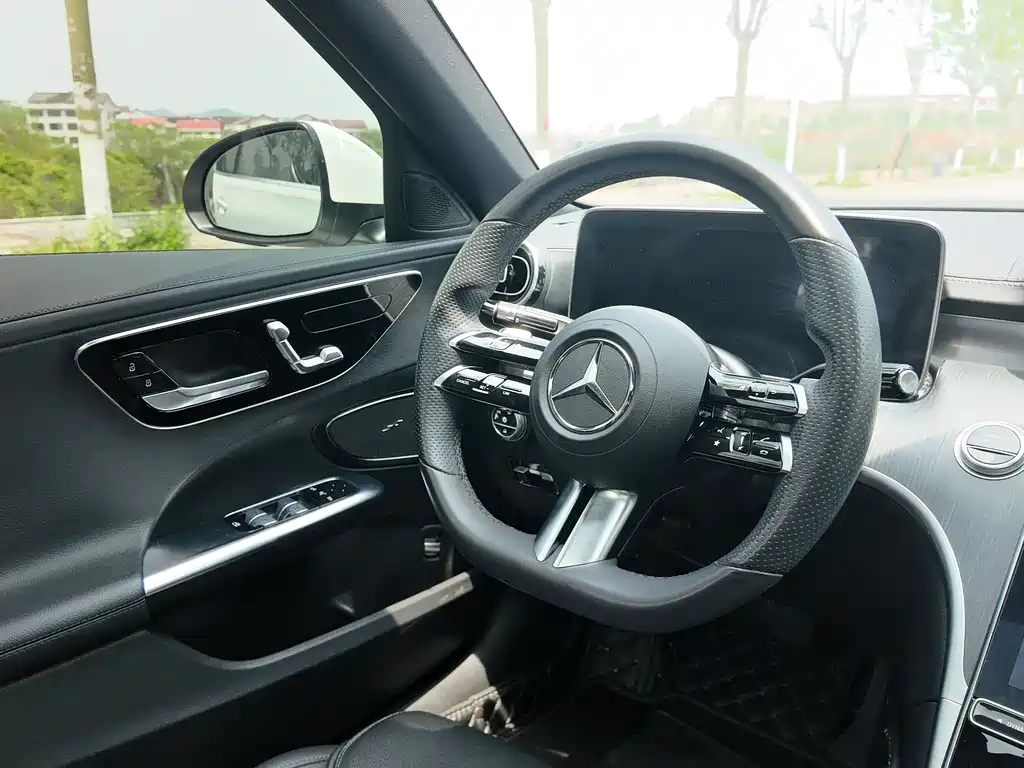 Mercedes-Benz C-Class 2022 — фото 6