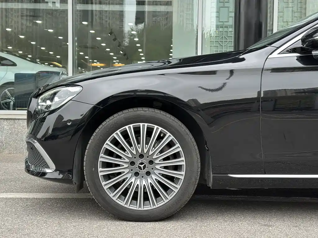 Mercedes-Benz E-Class 2022 — фото 7