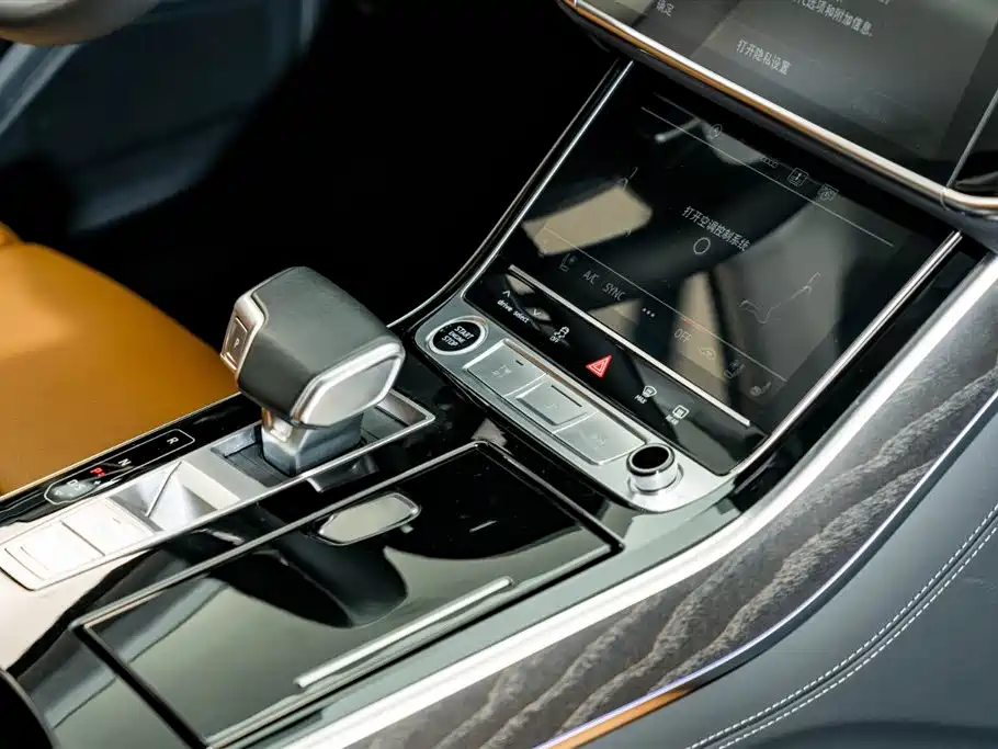 Audi A8 2024 — фото 19
