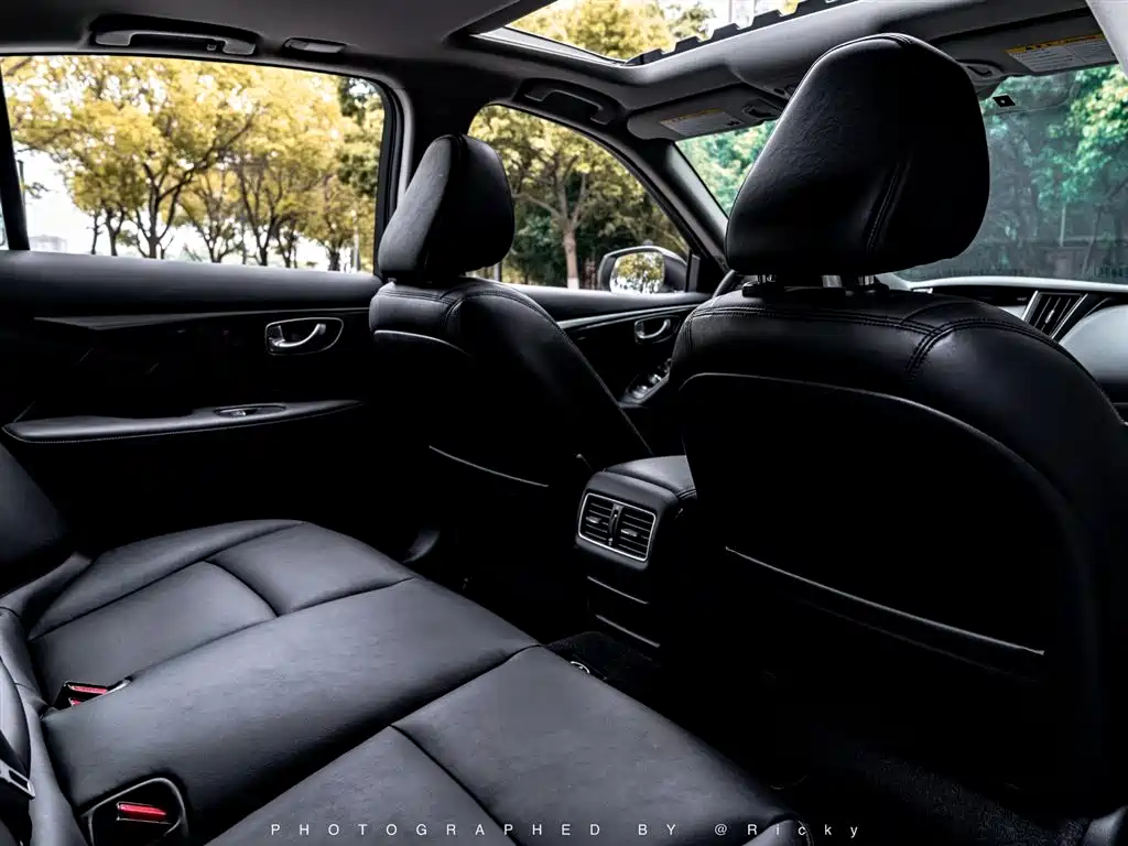 Infiniti Q50L 2015 — фото 10
