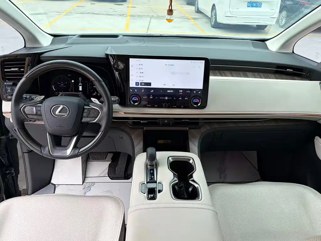 Lexus LM 2025 — фото 14