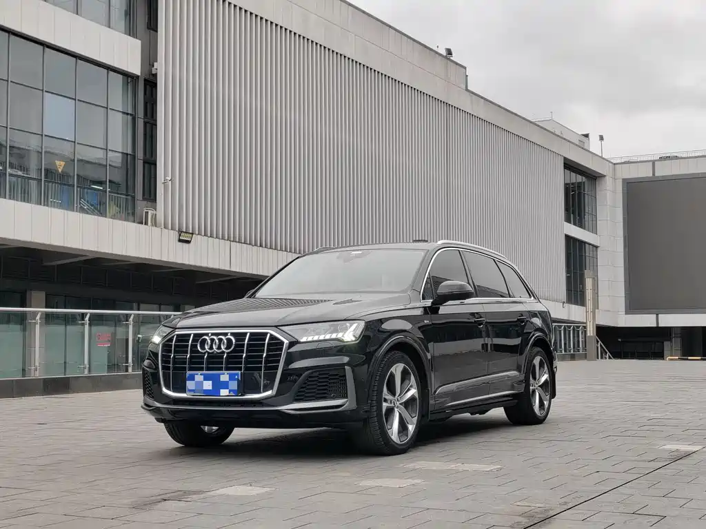 Audi Q7 2020 — фото 1