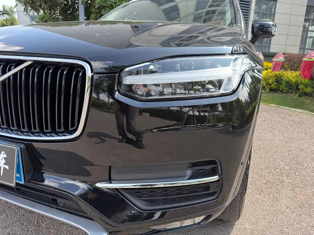 Volvo XC90 2016 — фото 11