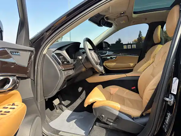 Volvo XC90 2015
