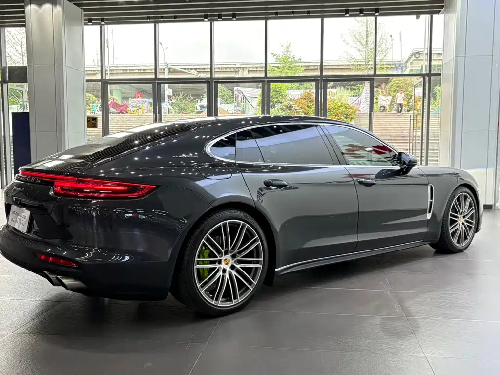 Porsche Panamera 2019