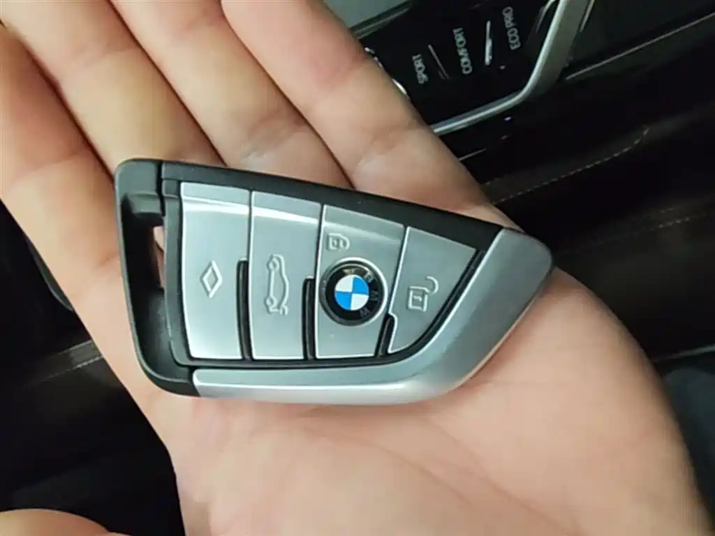 BMW 5 Series 2020 — фото 9