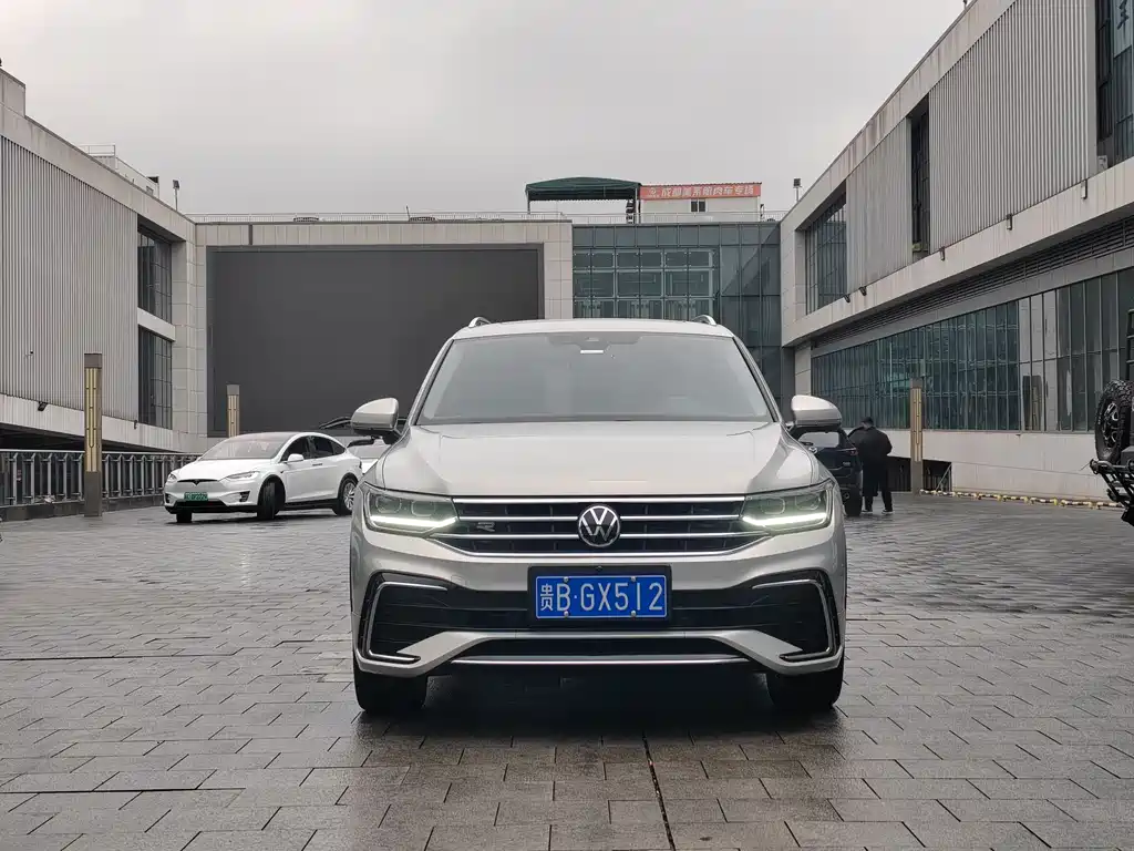 Volkswagen Tiguan L 2023 — фото 2