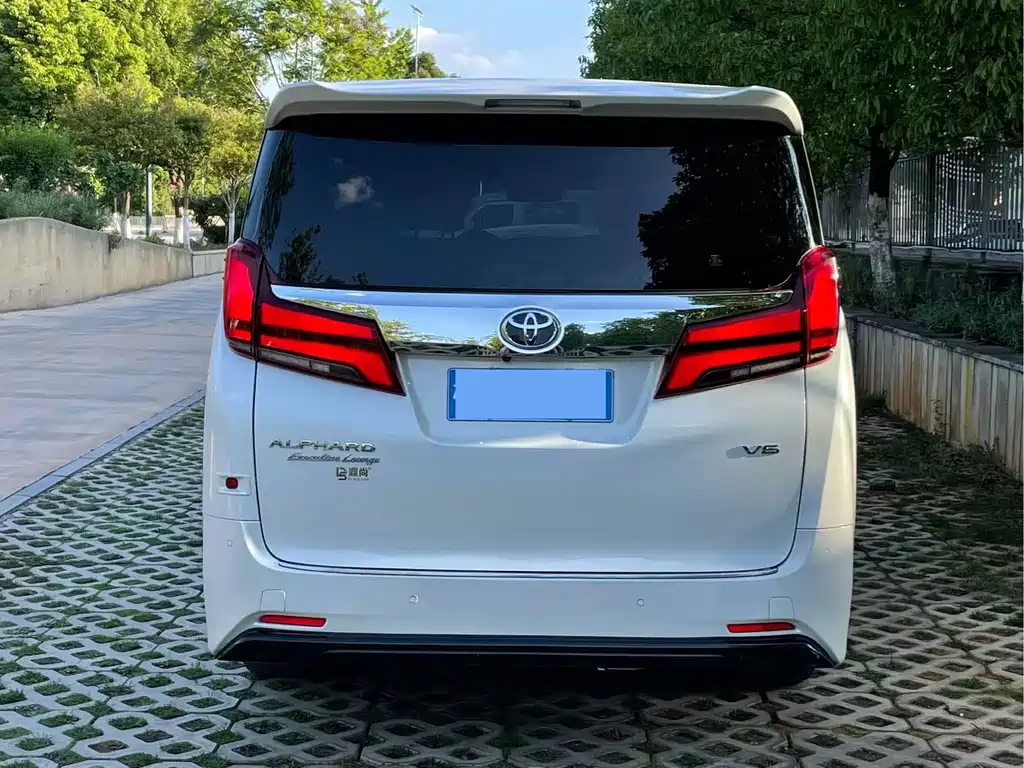 Toyota Alphard 2018 — фото 5