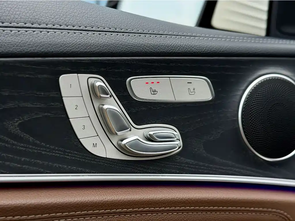 Mercedes-Benz E-Class 2018 — фото 33