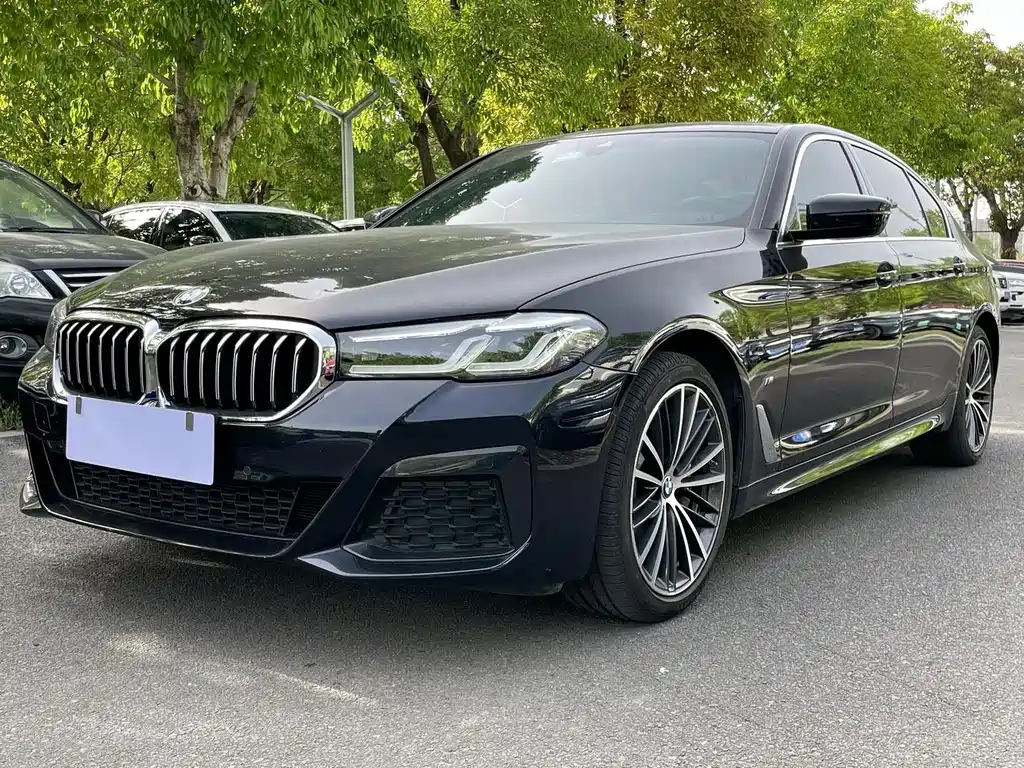 BMW 5 Series 2021 — фото 1