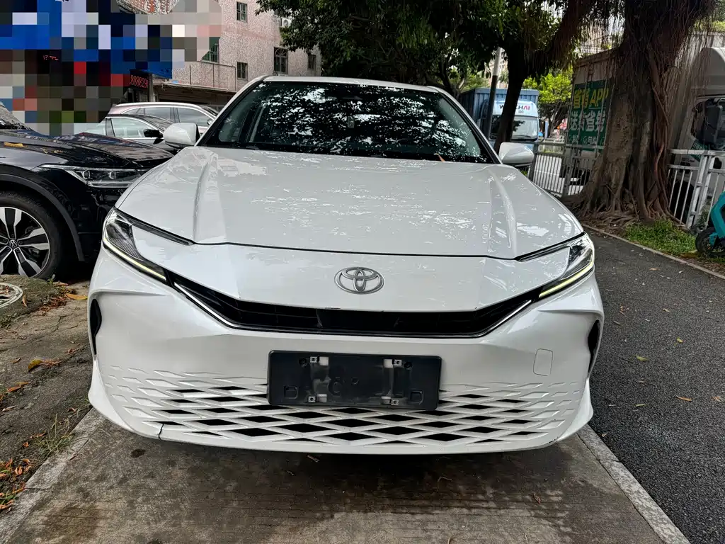 Toyota Camry 2024 — фото 1