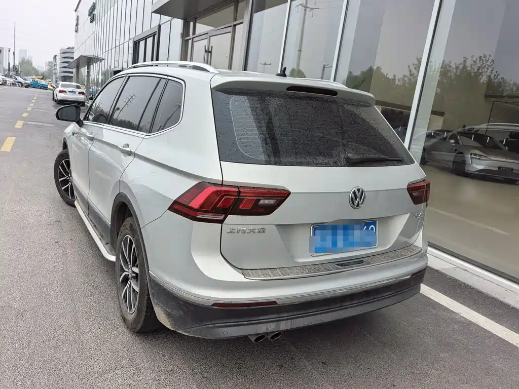 Volkswagen Tiguan L 2018 — фото 2