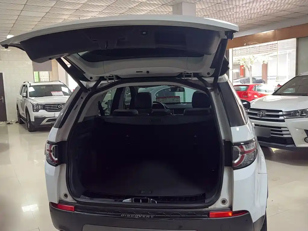 Land Rover Discovery Sport 2018 — фото 9
