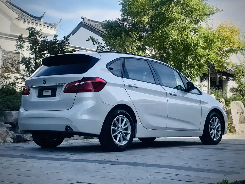 BMW 2 Series Active Tourer 2018 — фото 6