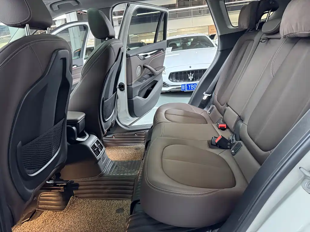 BMW X1 2022 — фото 15