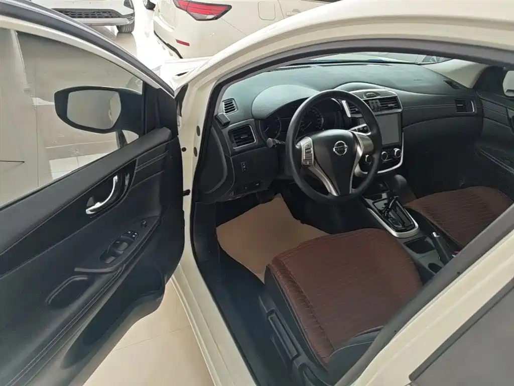 Nissan Tiida 2020 — фото 16