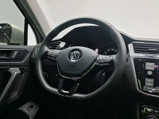 Volkswagen Tiguan L 2019 — фото 14
