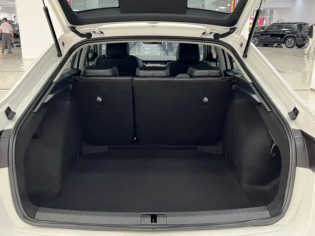Skoda Octavia 2021 — фото 17