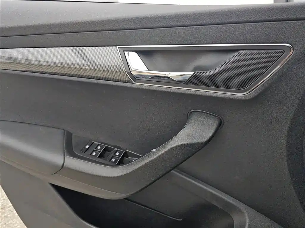 Skoda Karoq 2021 — фото 10